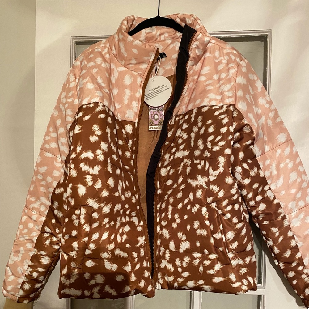 Deer printed jacket. Color block